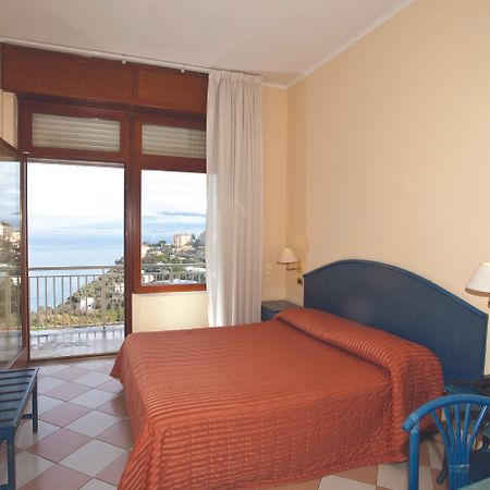 Grand Hotel Moon Valley Vico Equense Eksteriør billede