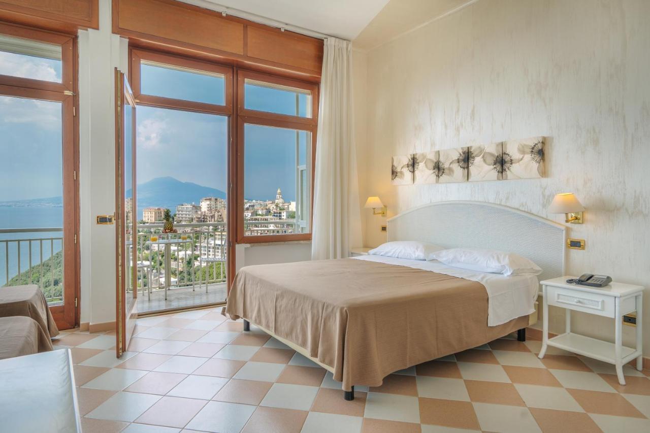 Grand Hotel Moon Valley Vico Equense Eksteriør billede