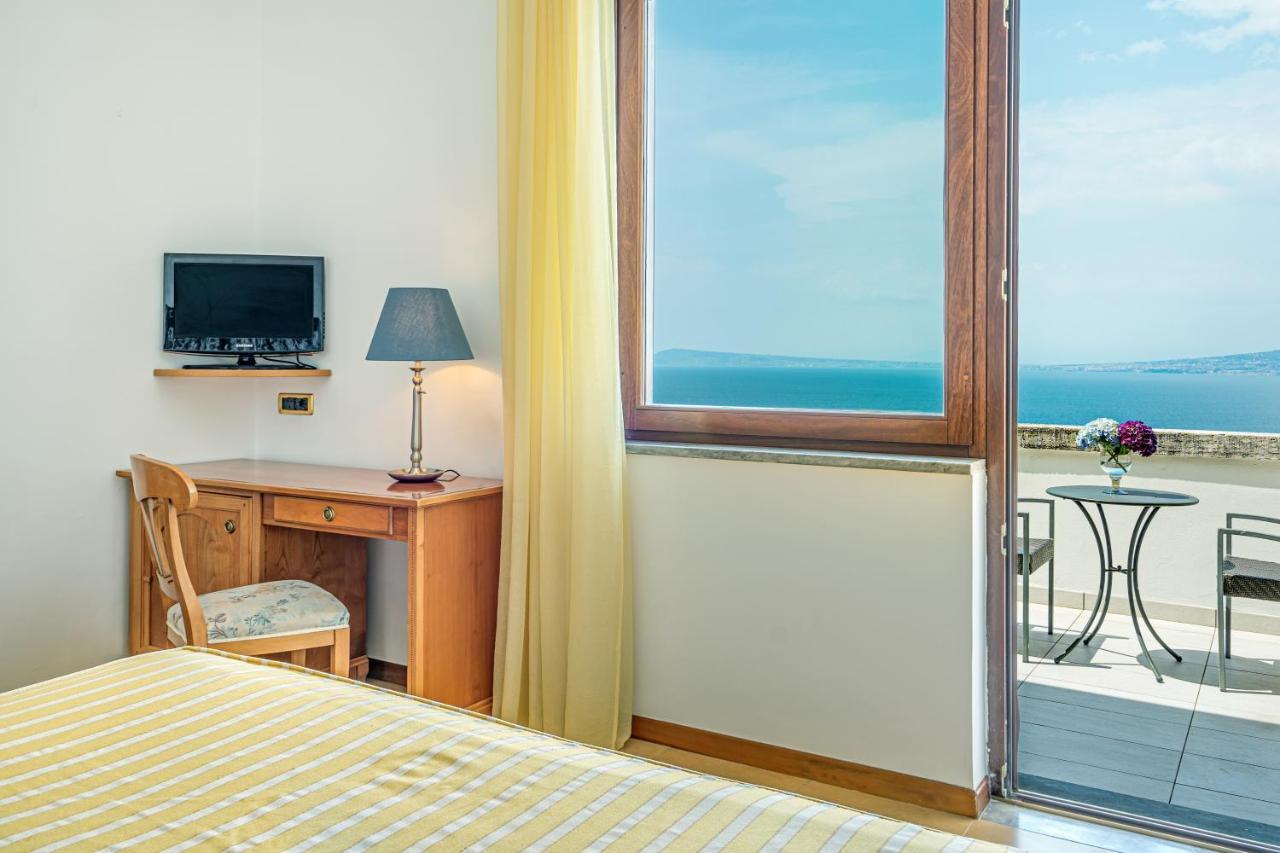 Grand Hotel Moon Valley Vico Equense Eksteriør billede