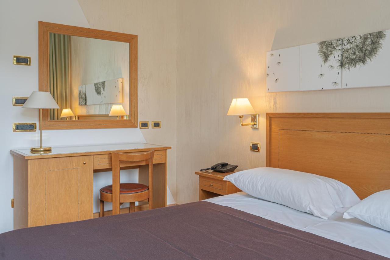 Grand Hotel Moon Valley Vico Equense Eksteriør billede