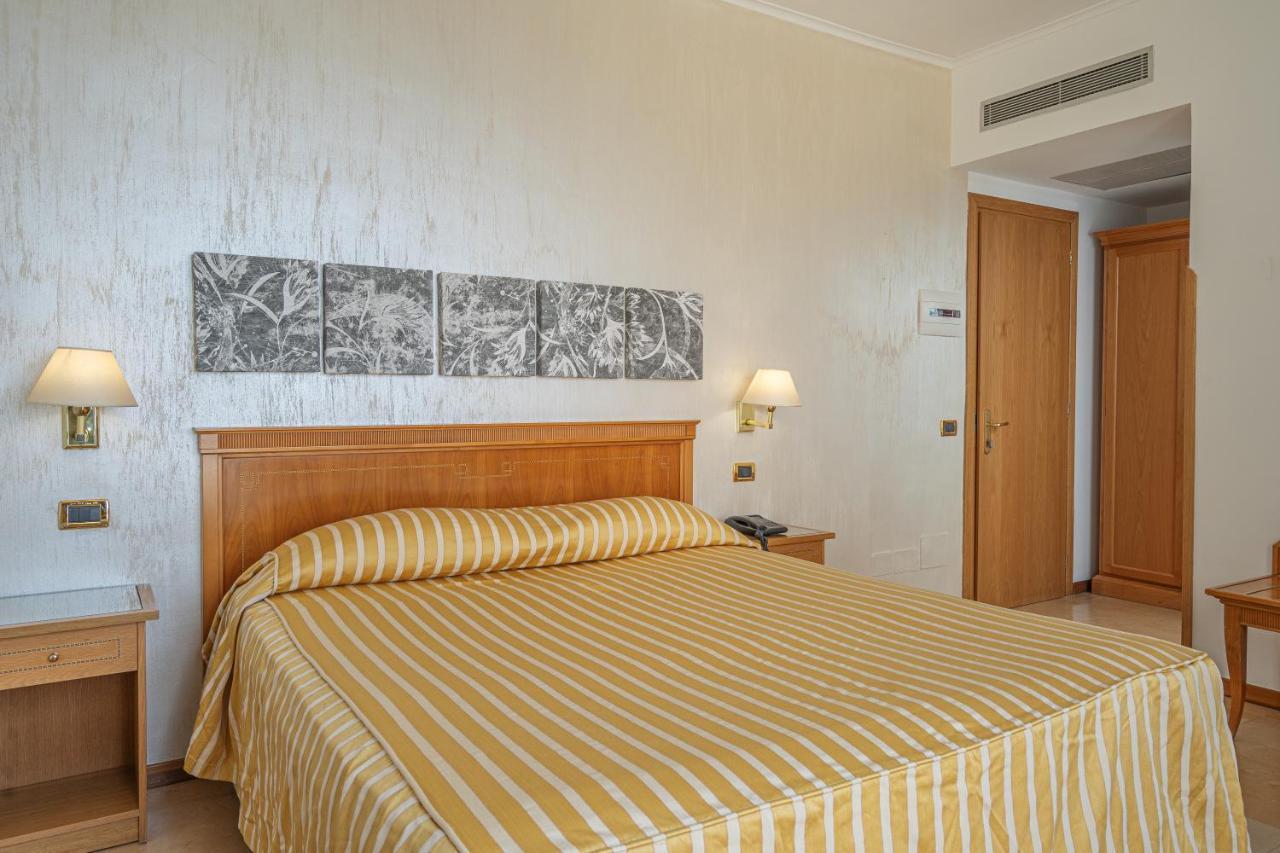 Grand Hotel Moon Valley Vico Equense Eksteriør billede