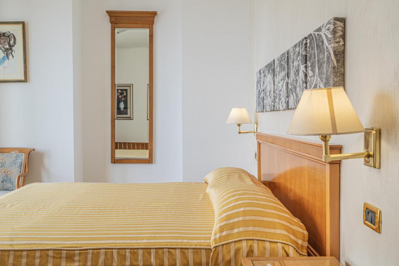 Grand Hotel Moon Valley Vico Equense Eksteriør billede