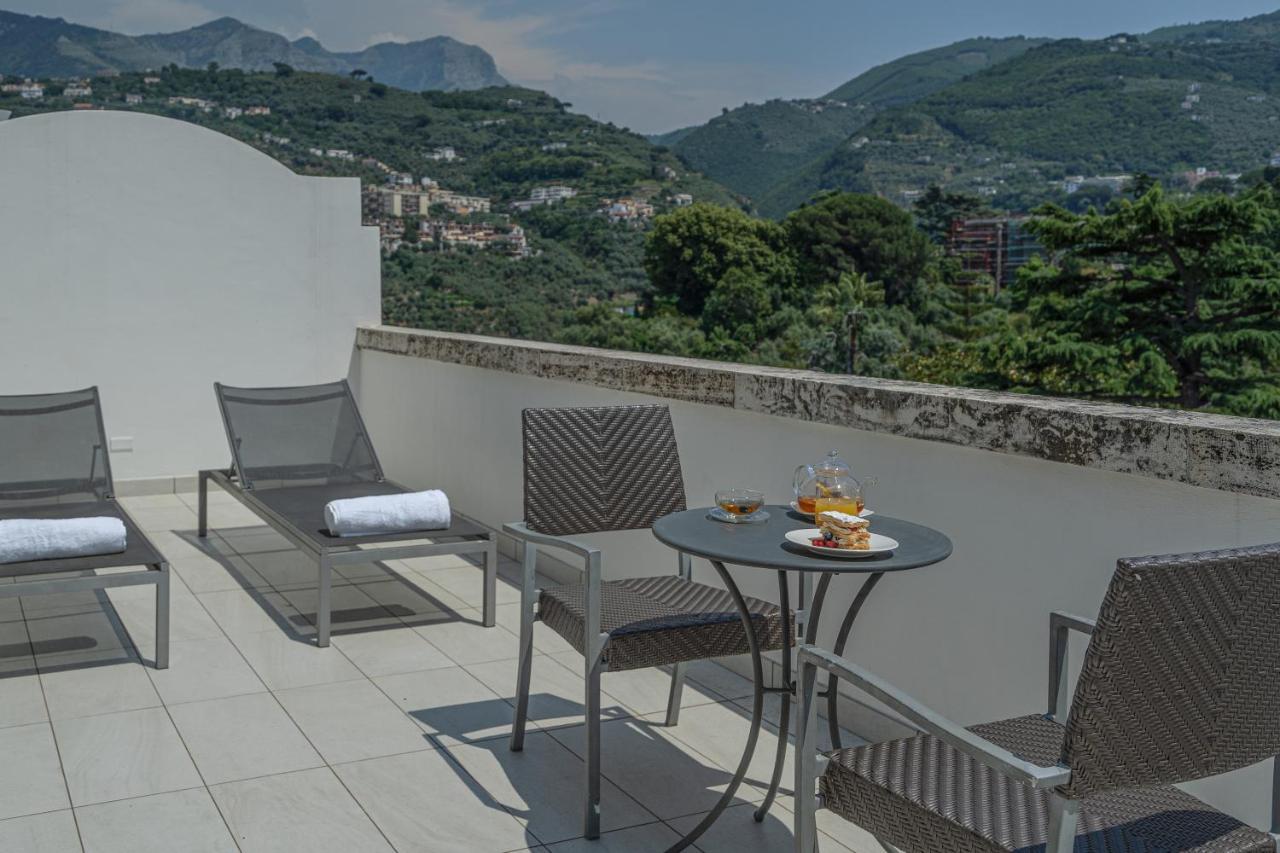 Grand Hotel Moon Valley Vico Equense Eksteriør billede