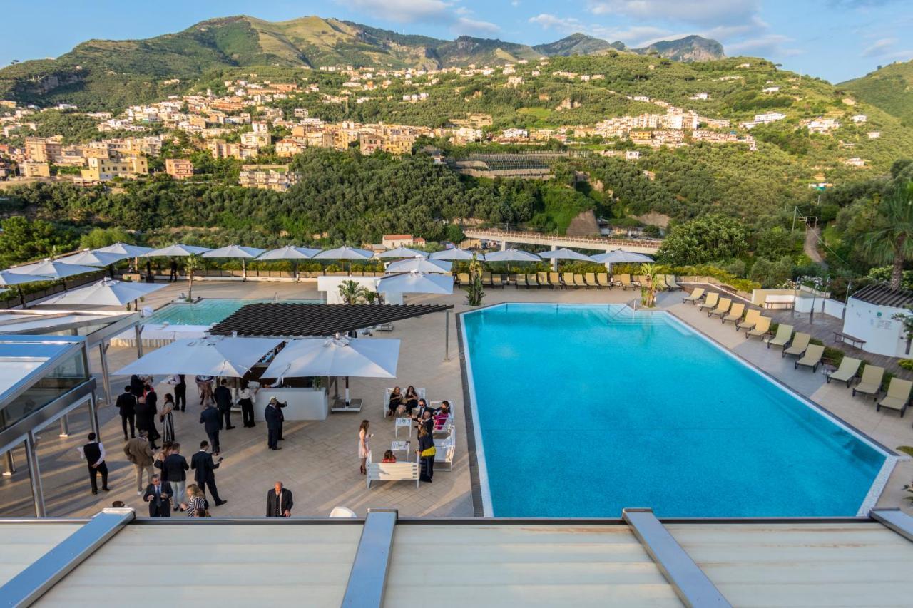 Grand Hotel Moon Valley Vico Equense Eksteriør billede