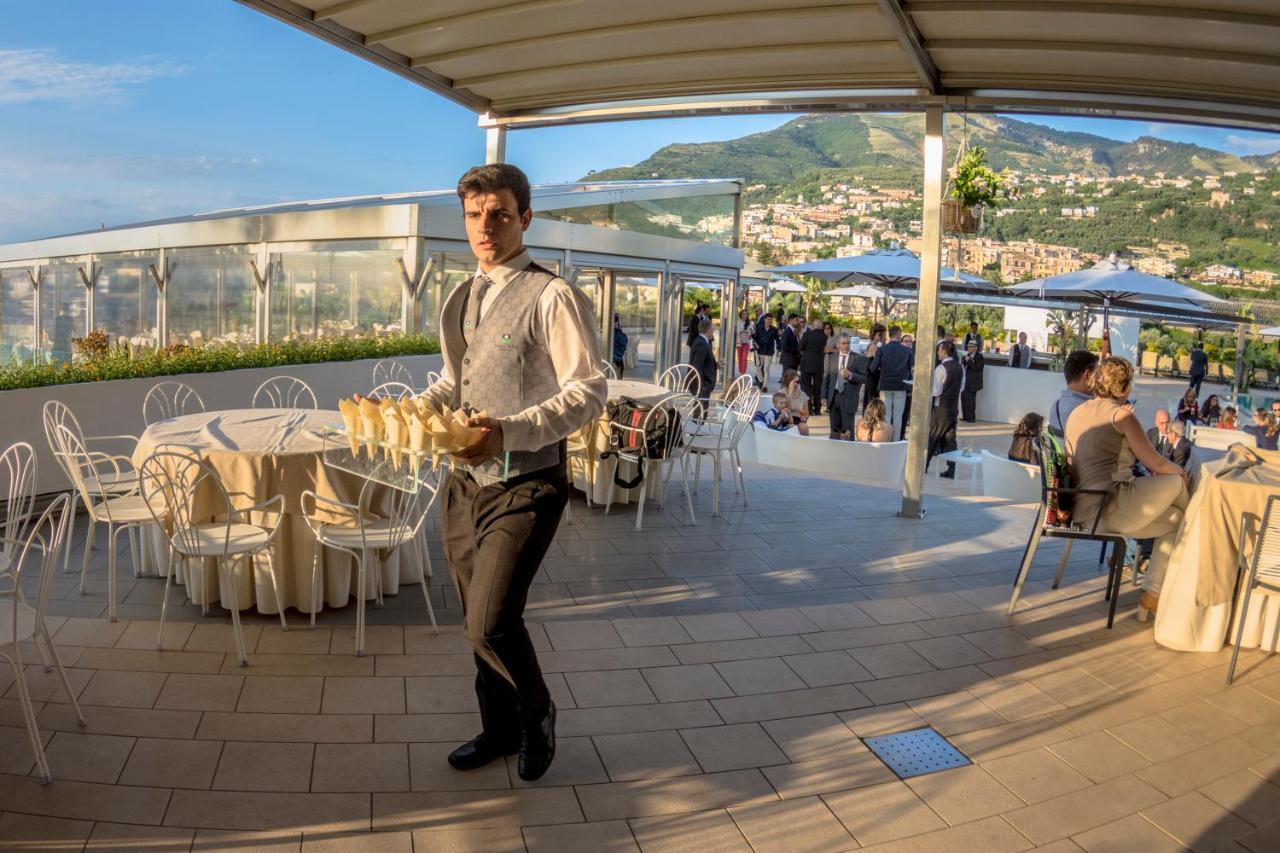 Grand Hotel Moon Valley Vico Equense Eksteriør billede