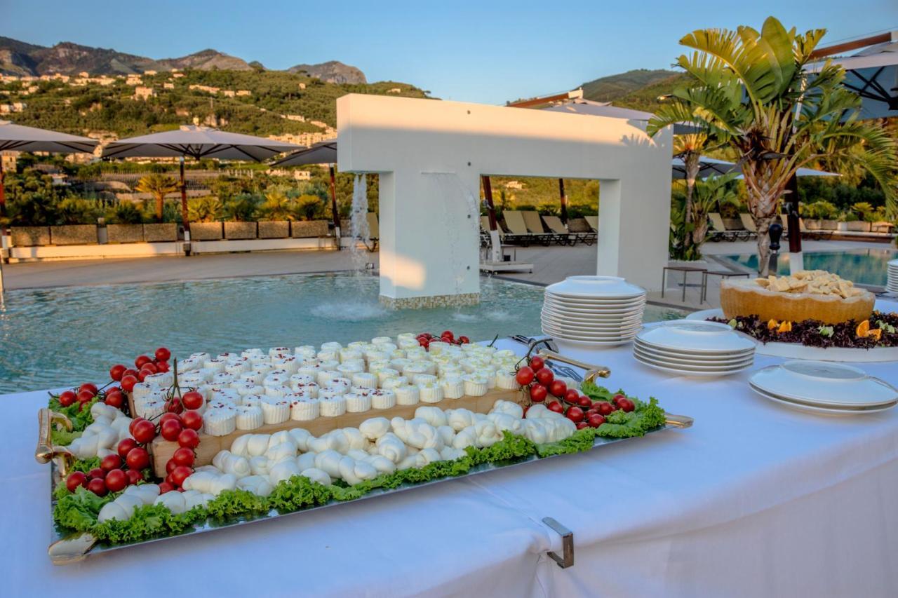Grand Hotel Moon Valley Vico Equense Eksteriør billede
