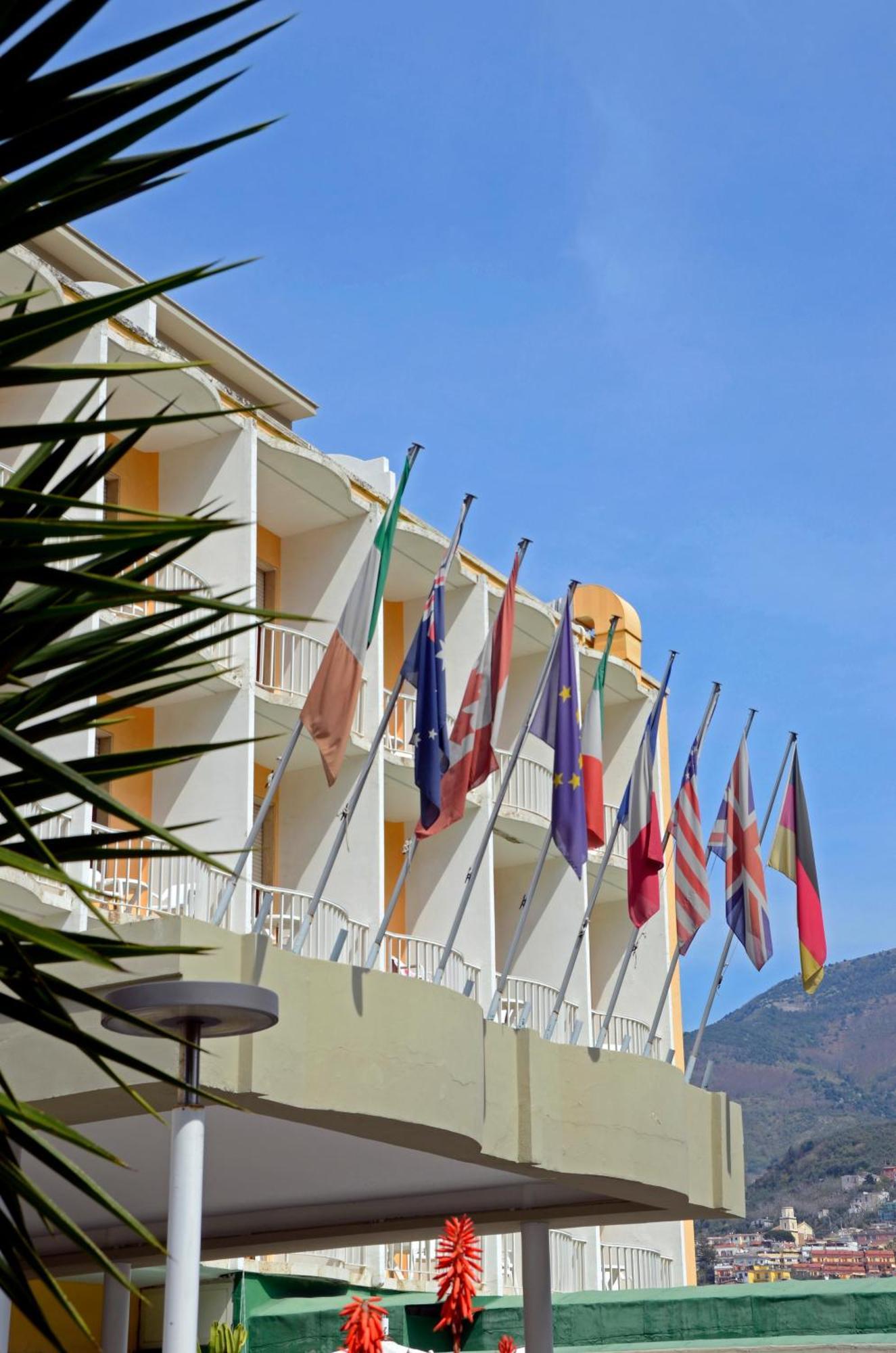 Grand Hotel Moon Valley Vico Equense Eksteriør billede