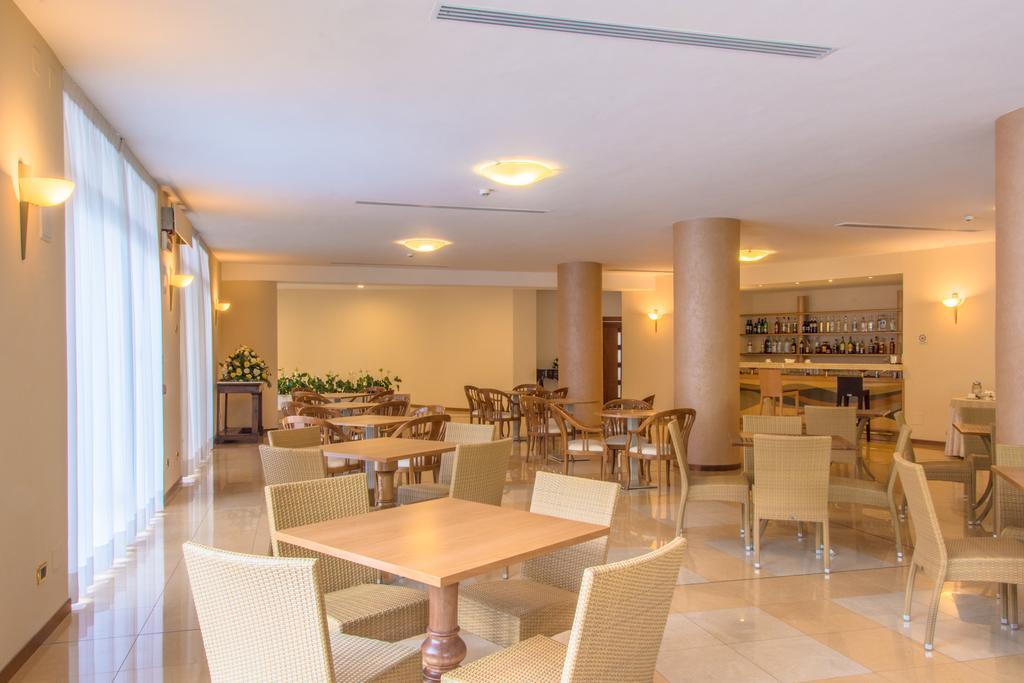 Grand Hotel Moon Valley Vico Equense Eksteriør billede