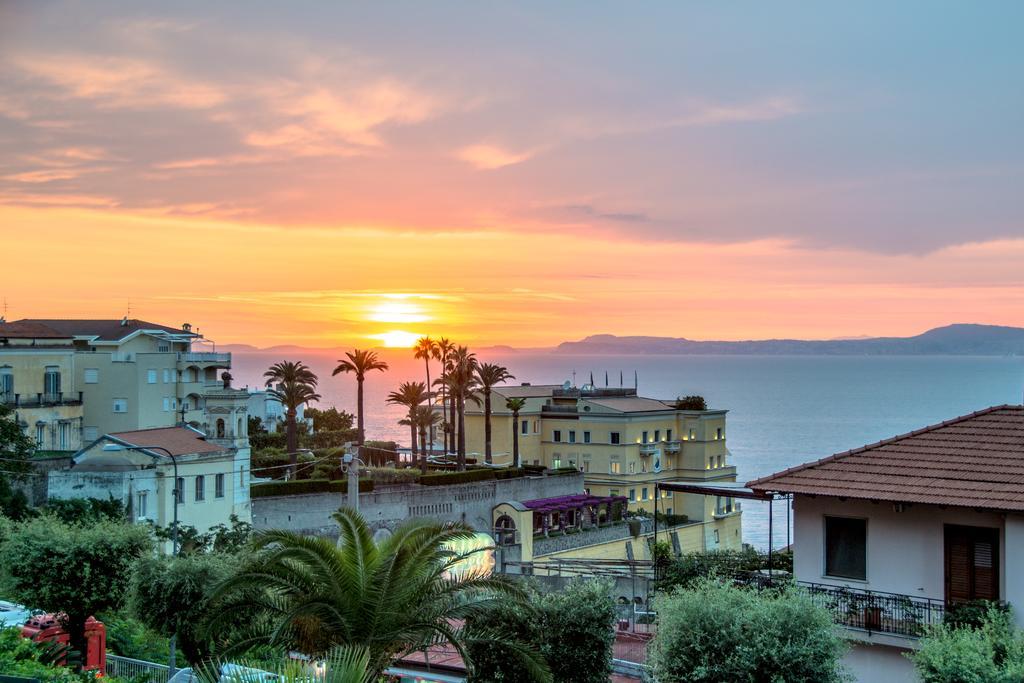 Grand Hotel Moon Valley Vico Equense Eksteriør billede