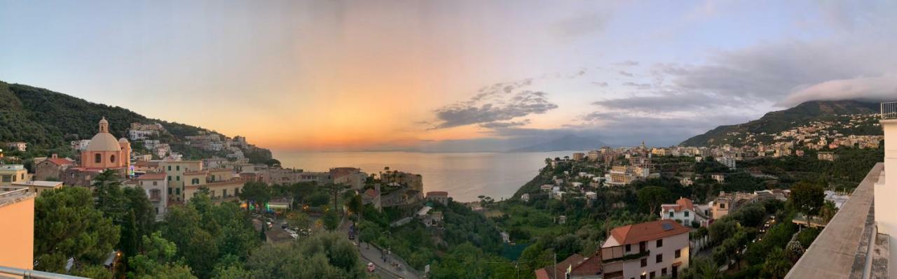 Grand Hotel Moon Valley Vico Equense Eksteriør billede